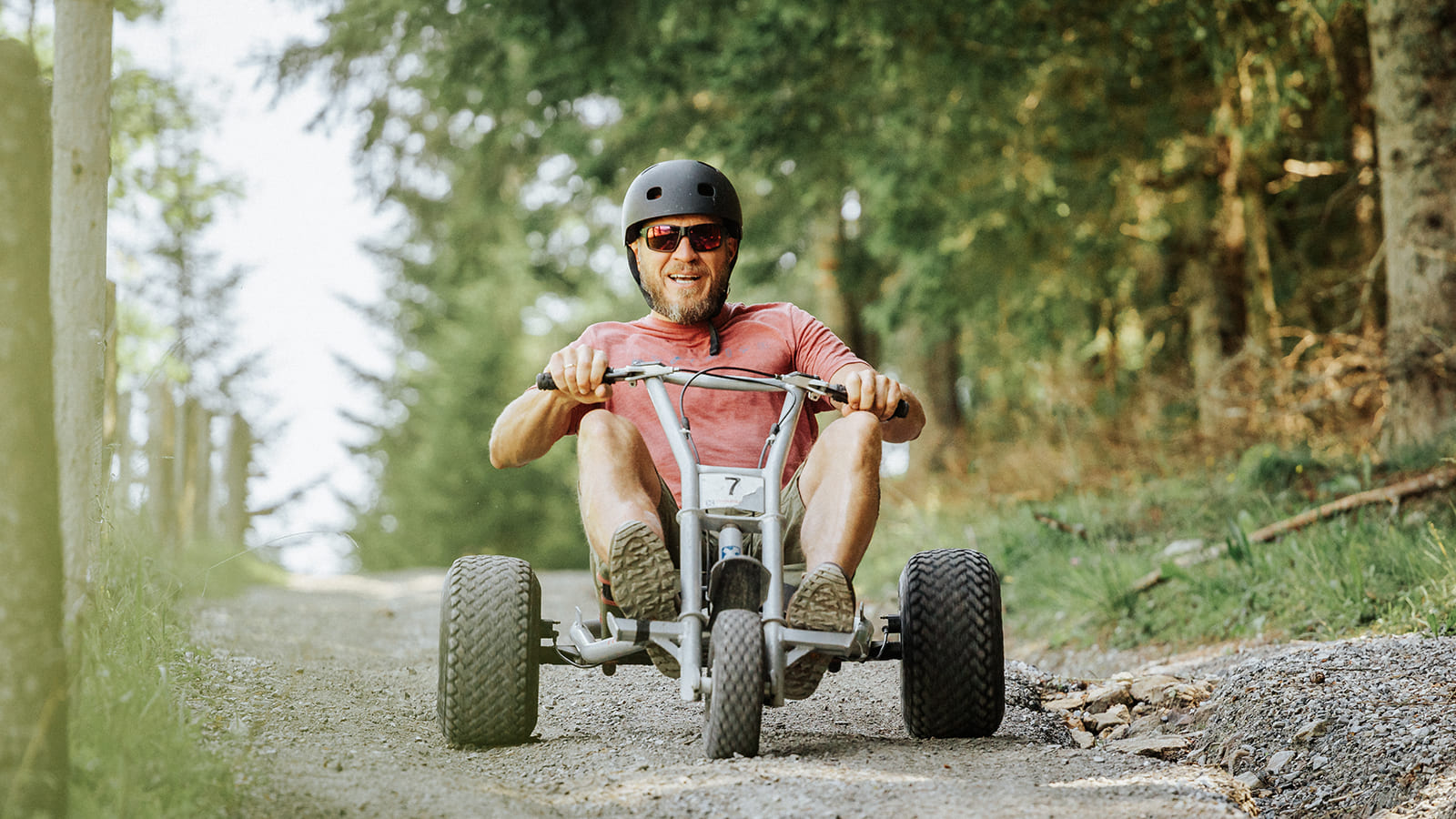 Hermann Maier beim Gokart Fahren